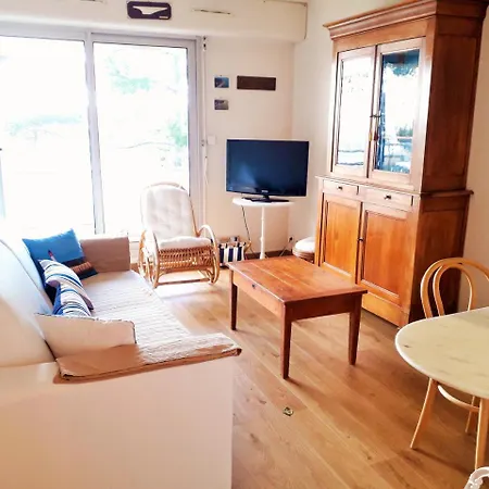 C213 Vue Terrasse, Parking *